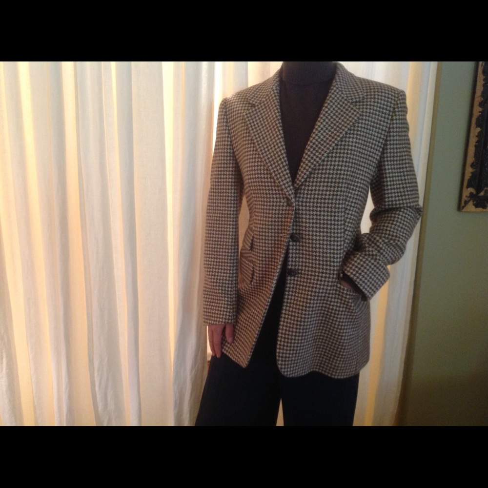 Escada Italian cashmere houndstooth jacket and cashmere turtleneck